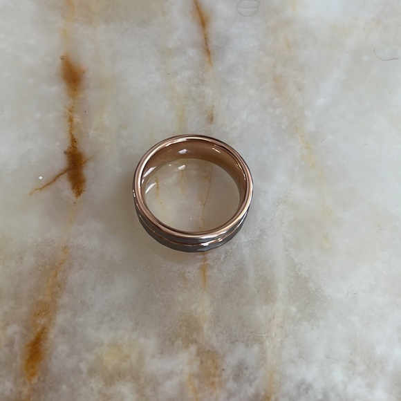 Rose Gold 8mm Tungsten Wedding Band hammer cut - Picture 15 of 15